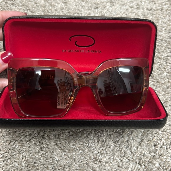 Oscar de la Renta Oscar 1342 Sunglasses